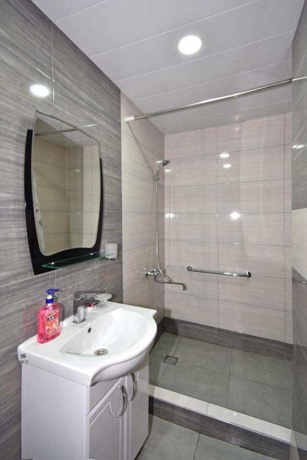 Apartment Near Sasundci Davit Metro Station Yerevan Ngoại thất bức ảnh