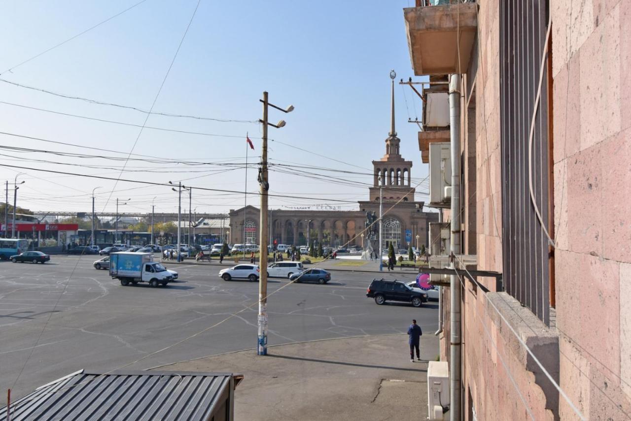 Apartment Near Sasundci Davit Metro Station Yerevan Ngoại thất bức ảnh